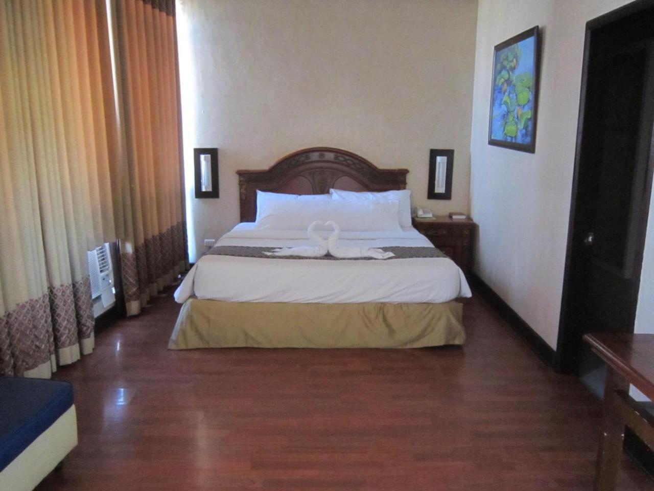 Iloilo Grand Hotel Εξωτερικό φωτογραφία